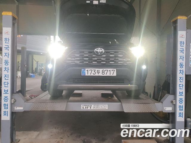 Toyota RAV4 2025 — photo 1