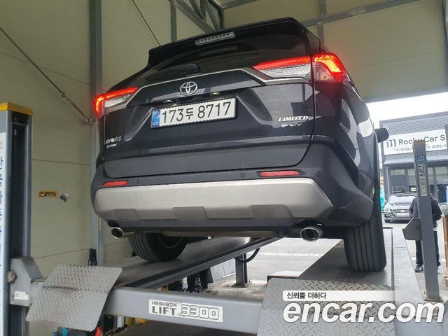 Toyota RAV4 2025 — photo 2