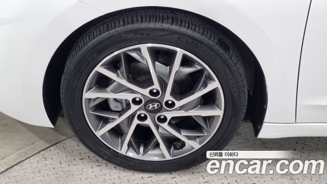 Hyundai AVANTE 2019 — photo 5