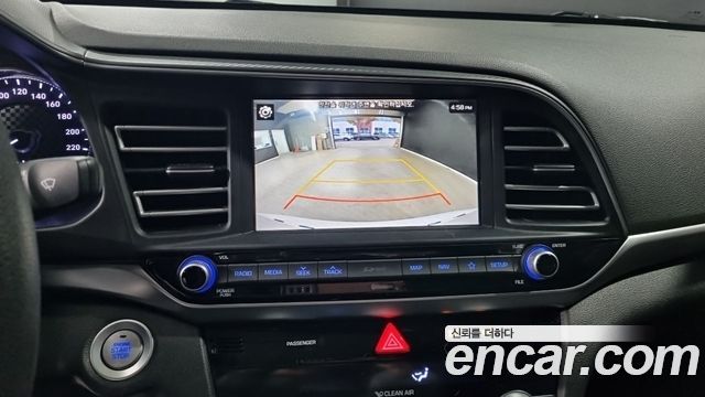 Hyundai AVANTE 2019 — photo 14