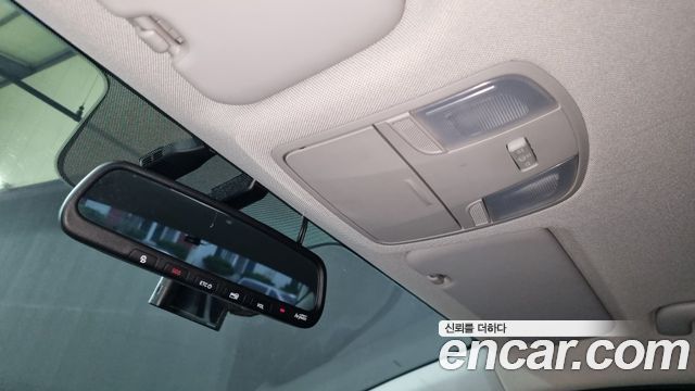 Hyundai AVANTE 2019 — photo 17