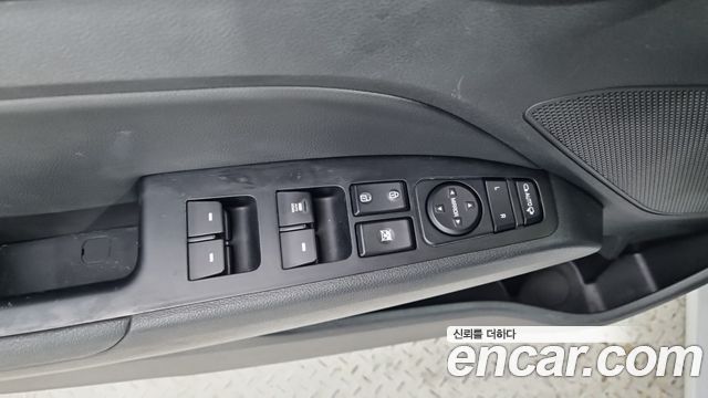 Hyundai AVANTE 2019 — photo 18