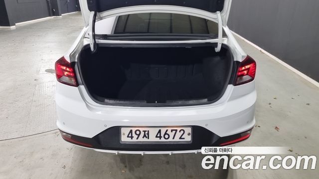 Hyundai AVANTE 2019 — photo 19