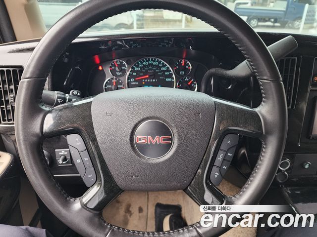 GMC Savana 2020 — photo 9