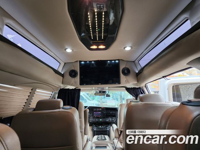 GMC Savana 2020 — photo 10