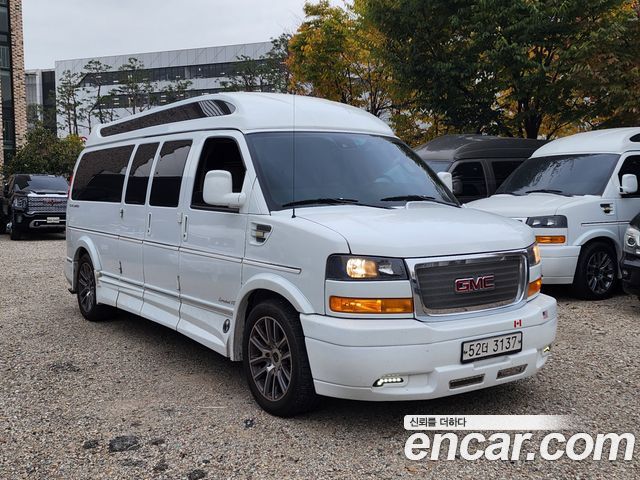 GMC Savana 2020 — photo 11