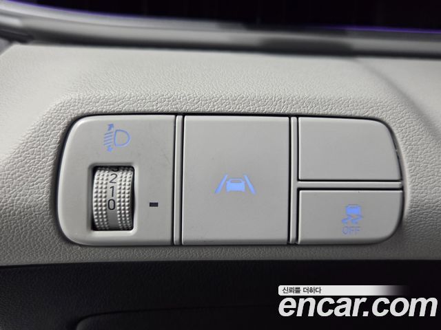 Hyundai AVANTE 2023 — photo 13