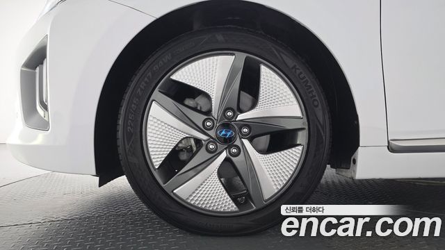 Hyundai Ioniq 2020 — photo 5
