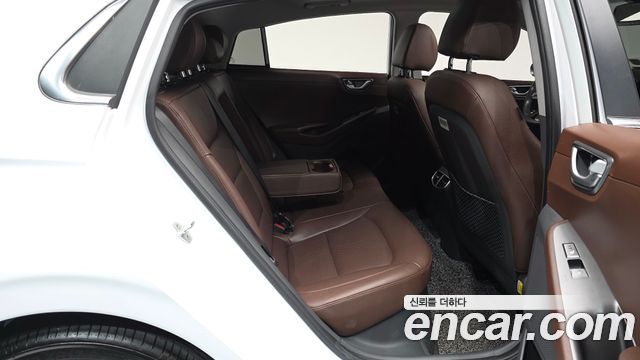 Hyundai Ioniq 2020 — photo 17