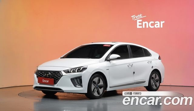 Hyundai Ioniq 2020 — photo 1