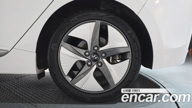 Hyundai Ioniq 2020 — photo 7