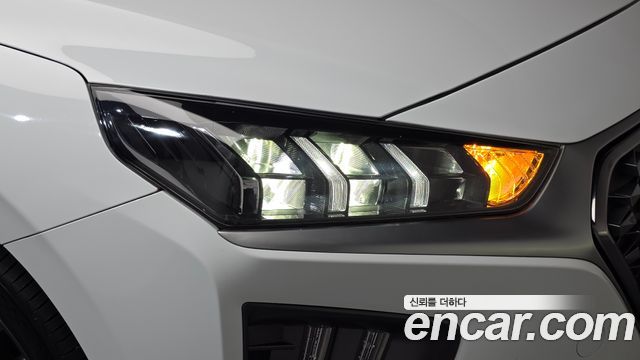 Hyundai Ioniq 2020 — photo 8