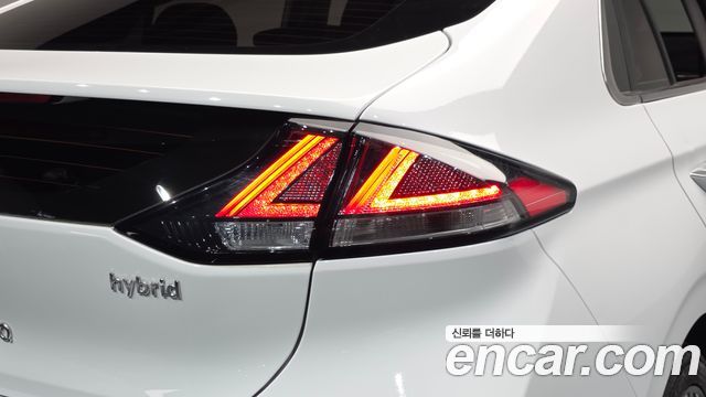 Hyundai Ioniq 2020 — photo 9