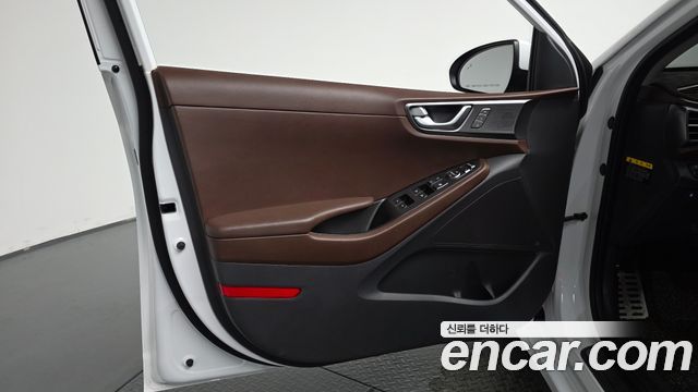 Hyundai Ioniq 2020 — photo 14