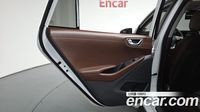 Hyundai Ioniq 2020 — photo 15