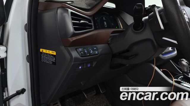 Hyundai Ioniq 2020 — photo 29