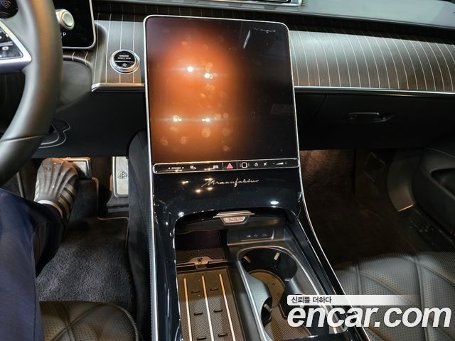 Mercedes-Benz S-Class 2023 — photo 6