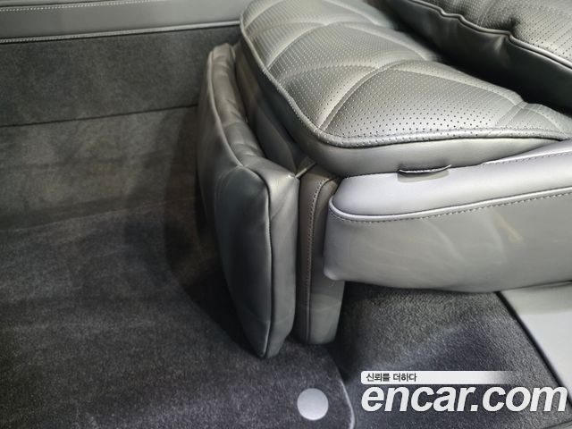 Mercedes-Benz S-Class 2023 — photo 7