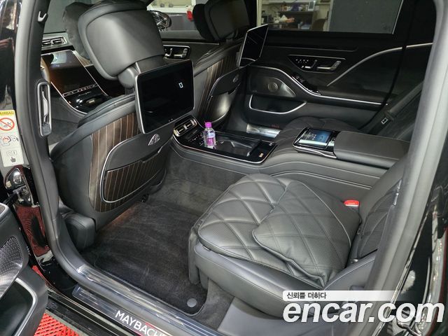Mercedes-Benz S-Class 2023 — photo 9