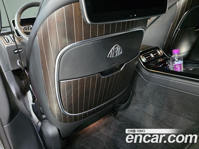 Mercedes-Benz S-Class 2023 — photo 10