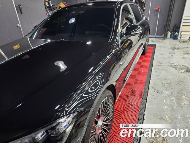 Mercedes-Benz S-Class 2023 — photo 11