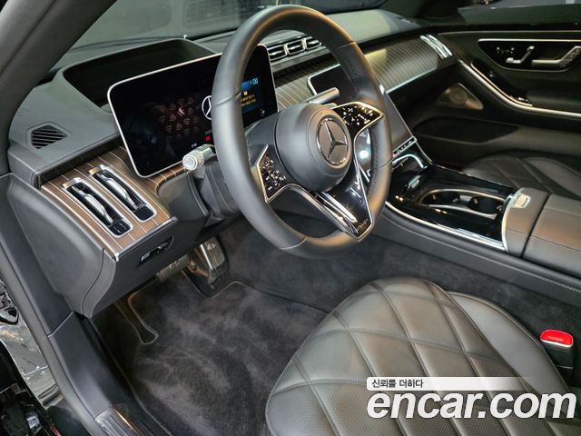 Mercedes-Benz S-Class 2023 — photo 12