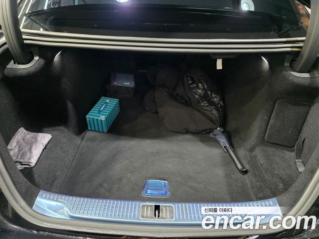 Mercedes-Benz S-Class 2023 — photo 14