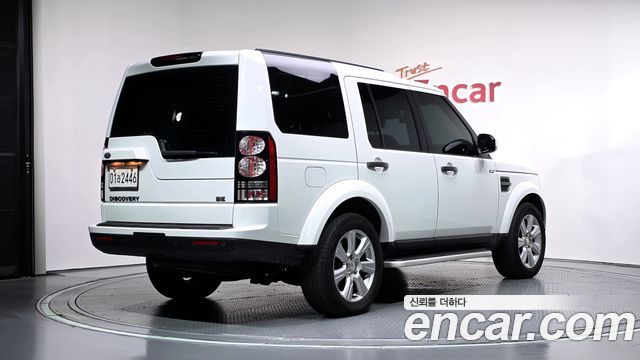 Land Rover Discovery 2014 — photo 2