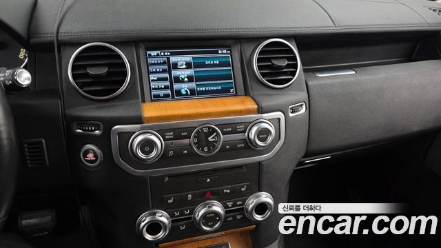 Land Rover Discovery 2014 — photo 14