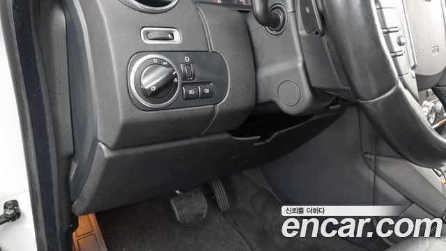 Land Rover Discovery 2014 — photo 18