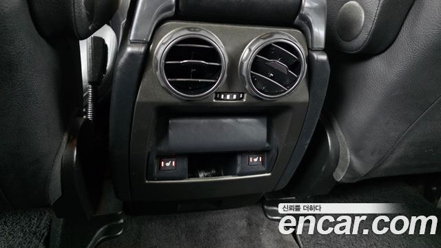 Land Rover Discovery 2014 — photo 19