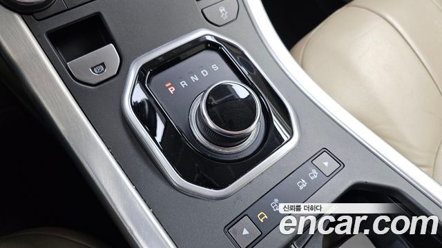 Land Rover Range Rover Evoque 2018 — photo 12