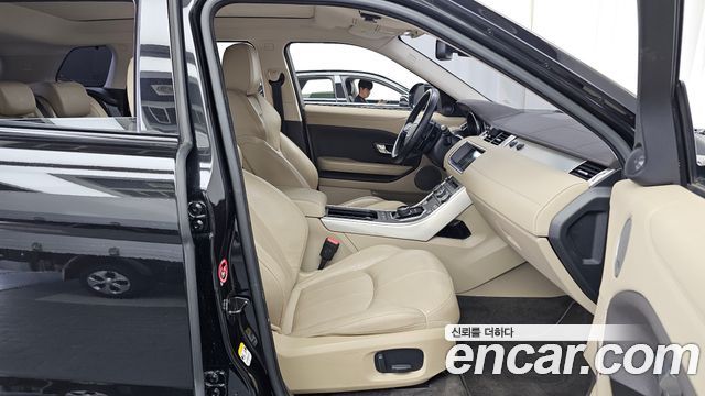 Land Rover Range Rover Evoque 2018 — photo 17