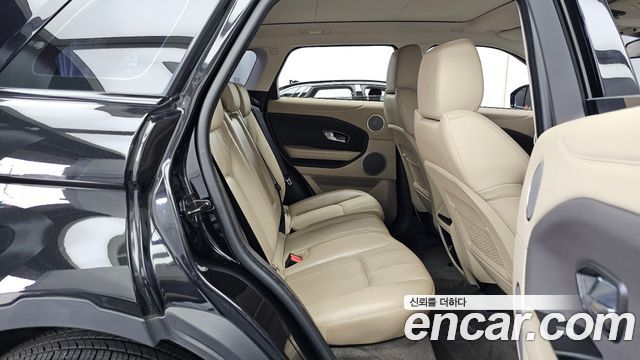 Land Rover Range Rover Evoque 2018 — photo 18