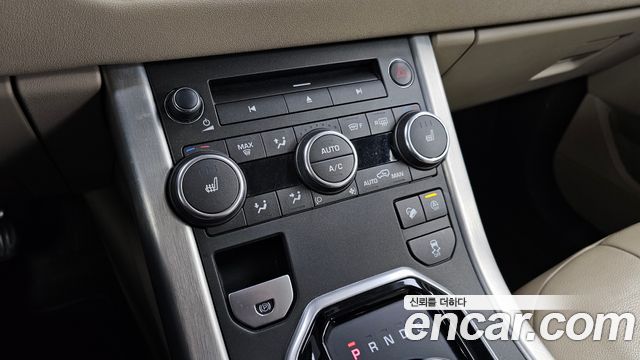 Land Rover Range Rover Evoque 2018 — photo 33