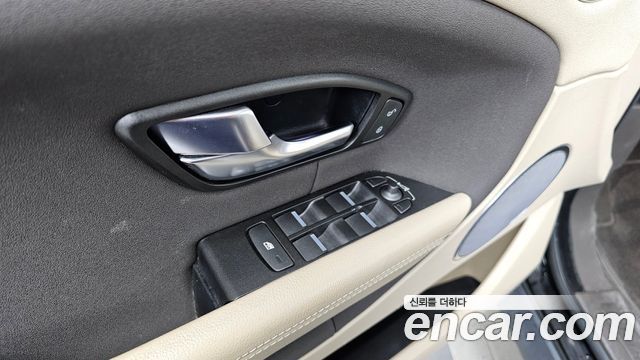 Land Rover Range Rover Evoque 2018 — photo 35