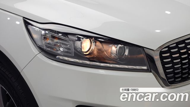 Kia Sorento 2019 — photo 8
