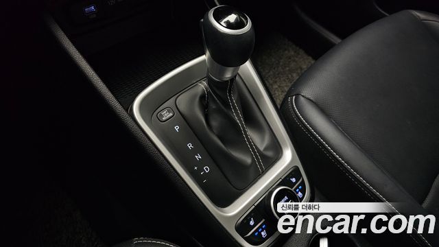Hyundai Venue 2023 — photo 12