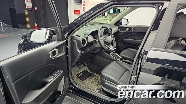 Hyundai Venue 2023 — photo 13