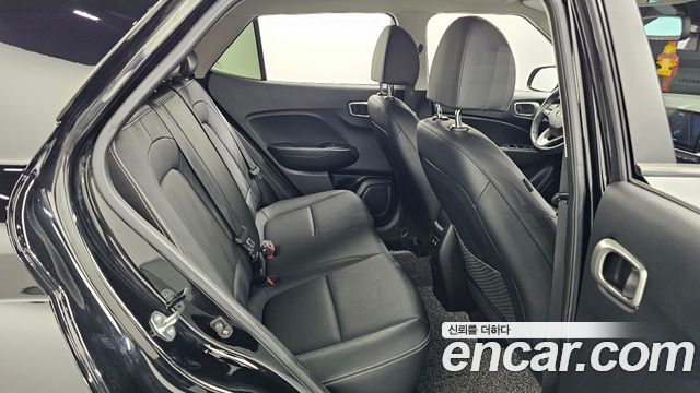 Hyundai Venue 2023 — photo 16