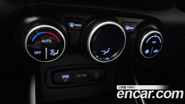 Hyundai Venue 2023 — photo 30