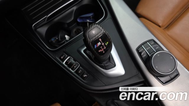 BMW 3-Series 2018 — photo 12