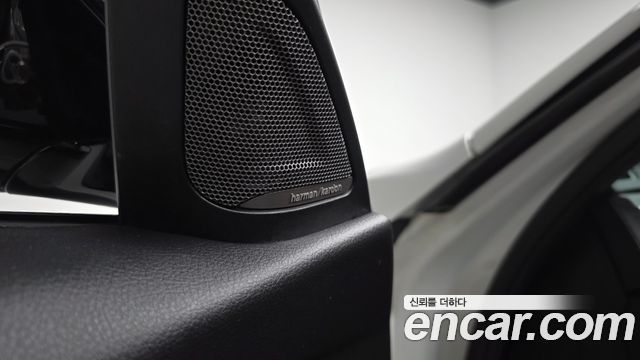 BMW 3-Series 2018 — photo 24