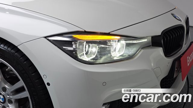 BMW 3-Series 2018 — photo 8