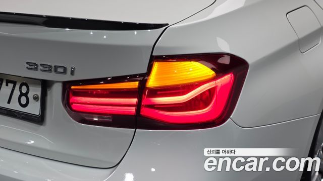 BMW 3-Series 2018 — photo 9