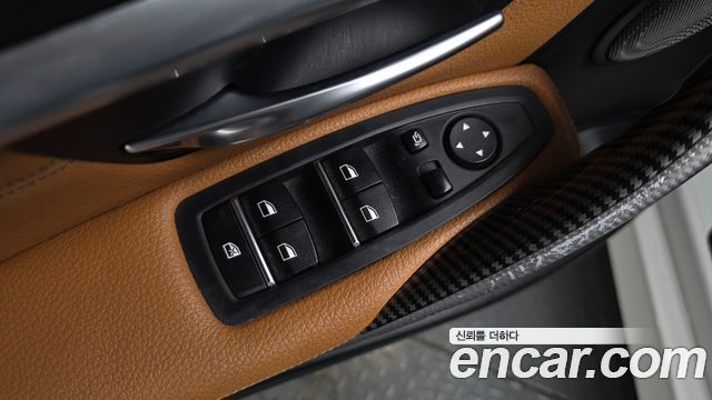 BMW 3-Series 2018 — photo 29