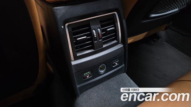 BMW 3-Series 2018 — photo 35