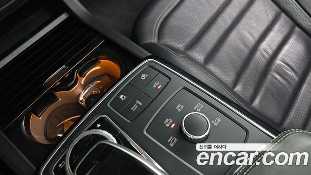 Mercedes-Benz GLE-Class 2017 — photo 16