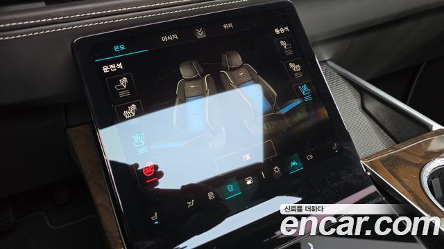 Cadillac Escalade 2025 — photo 16