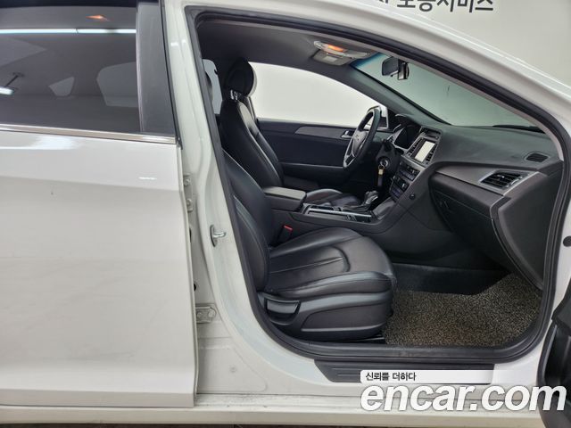 Hyundai Sonata 2016 — photo 13